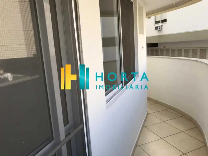 Foto 2 de Apartamento com 2 quartos para alugar, 65m2 em Rio De Janeiro - RJ