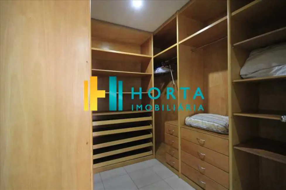 Apartamento com 3 quartos à venda, 180m2 em Rio De Janeiro - RJ - imagem 9 Foto 9 de Apartamento com 3 quartos à venda, 180m2 em Rio De Janeiro - RJ