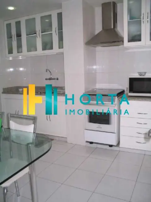 Apartamento com 3 quartos à venda, 180m2 em Rio De Janeiro - RJ - imagem 8 Foto 8 de Apartamento com 3 quartos à venda, 180m2 em Rio De Janeiro - RJ