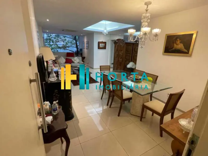 Foto 2 de Apartamento com 3 quartos à venda, 120m2 em Rio De Janeiro - RJ