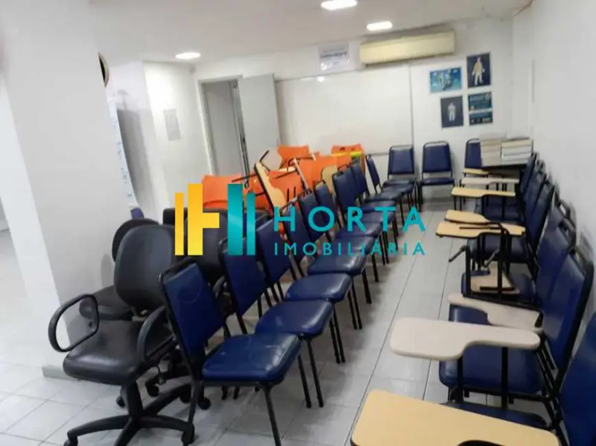 Foto 3 de Casa Comercial à venda, 150m2 em Rio De Janeiro - RJ