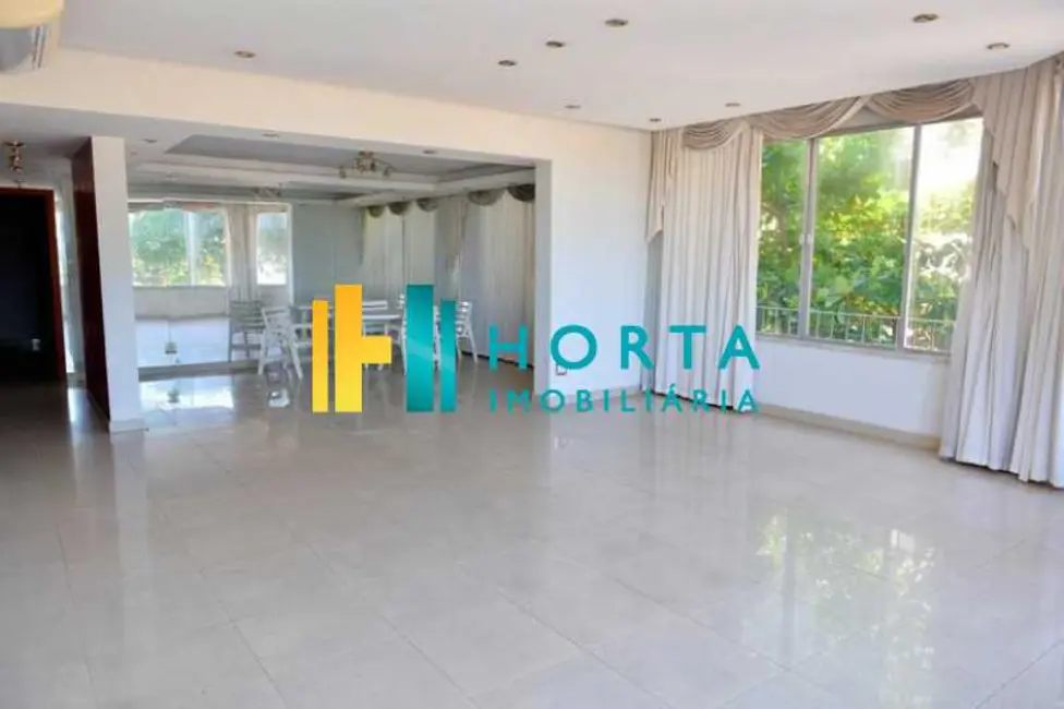 Apartamento com 4 quartos para alugar, 240m2 em Rio De Janeiro - RJ - imagem 3 Foto 3 de Apartamento com 4 quartos para alugar, 240m2 em Rio De Janeiro - RJ