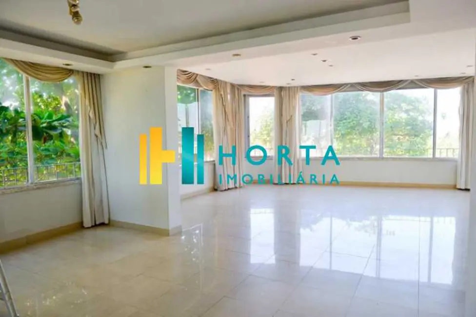 Apartamento com 4 quartos para alugar, 240m2 em Rio De Janeiro - RJ - imagem 4 Foto 4 de Apartamento com 4 quartos para alugar, 240m2 em Rio De Janeiro - RJ