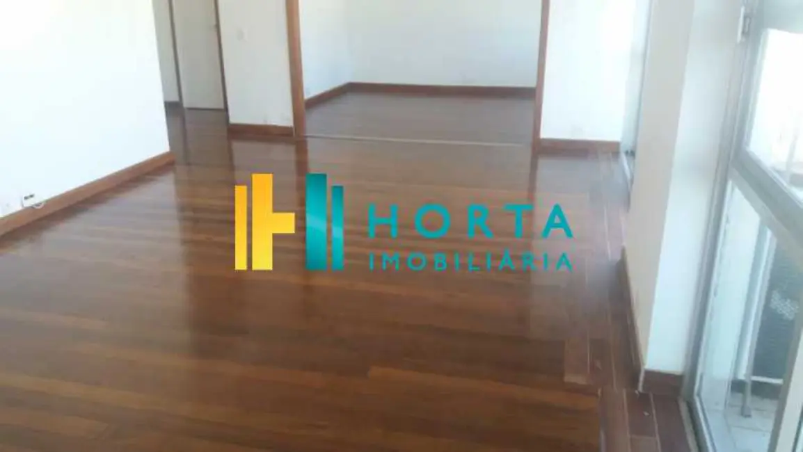 Foto 4 de Apartamento com 4 quartos à venda, 150m2 em Rio De Janeiro - RJ