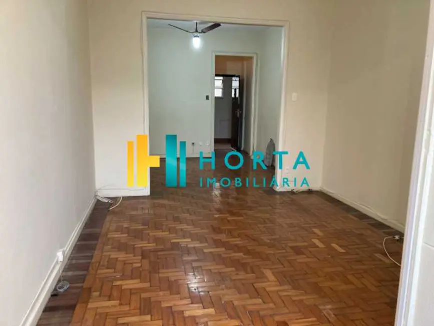 Kitnet com 1 quarto à venda, 35m2 em Rio De Janeiro - RJ - imagem 2 Foto 2 de Kitnet com 1 quarto à venda, 35m2 em Rio De Janeiro - RJ