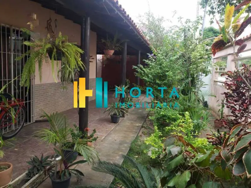 Foto 3 de Casa com 3 quartos à venda, 150m2 em Rio Das Ostras - RJ