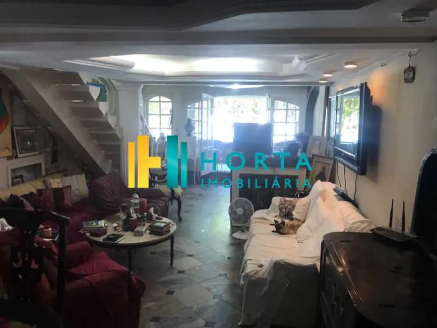 Foto 2 de Casa de Condomínio com 7 quartos à venda, 210m2 em Rio De Janeiro - RJ