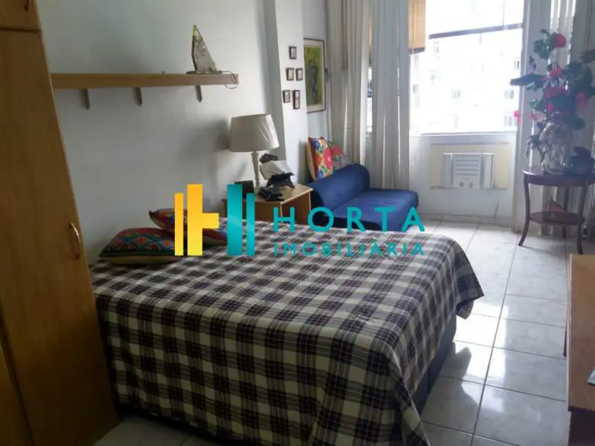 Foto 3 de Kitnet à venda, 34m2 em Rio De Janeiro - RJ