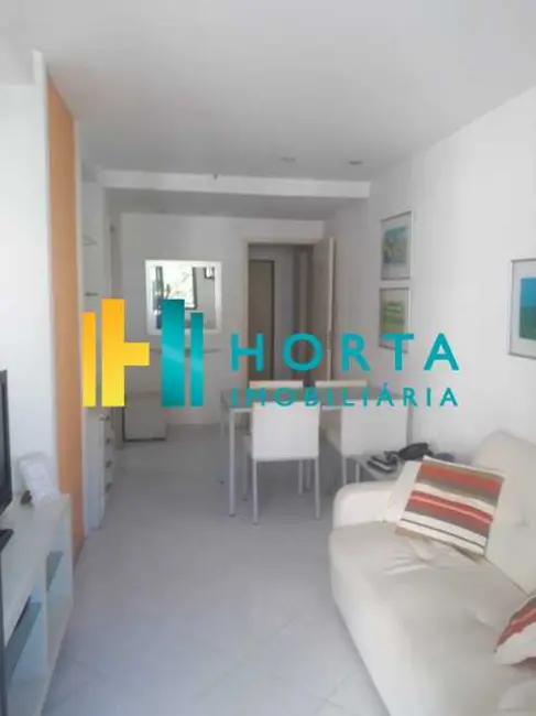 Loft / Flat com 1 quarto à venda, 45m2 em Rio De Janeiro - RJ - imagem 1 Foto 1 de Loft / Flat com 1 quarto à venda, 45m2 em Rio De Janeiro - RJ