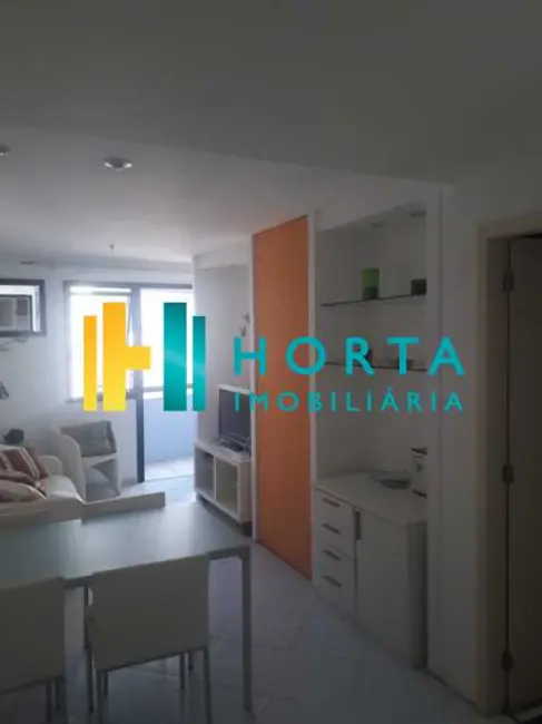 Loft / Flat com 1 quarto à venda, 45m2 em Rio De Janeiro - RJ - imagem 2 Foto 2 de Loft / Flat com 1 quarto à venda, 45m2 em Rio De Janeiro - RJ