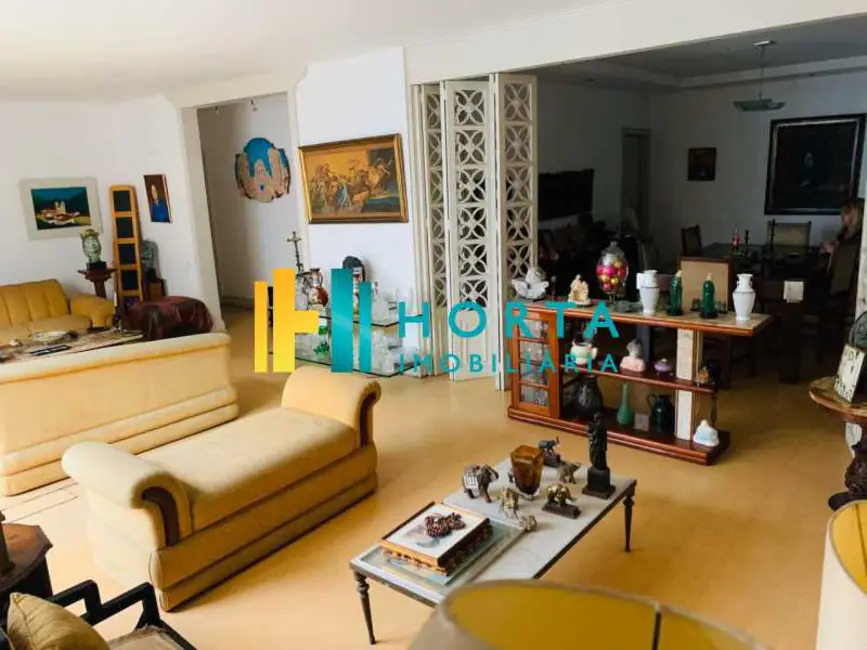 Cobertura com 7 quartos à venda, 680m2 em Rio De Janeiro - RJ - imagem 8 Foto 8 de Cobertura com 7 quartos à venda, 680m2 em Rio De Janeiro - RJ