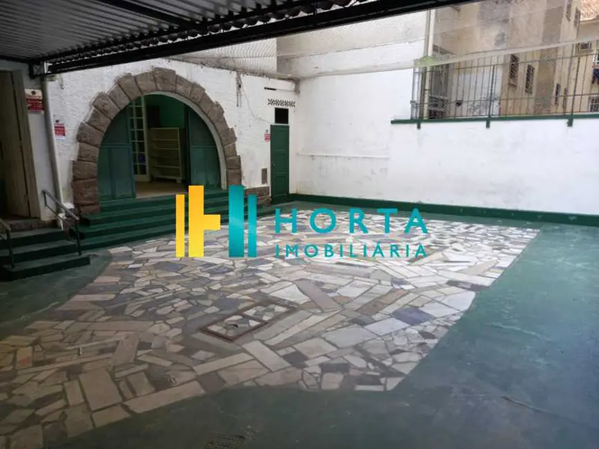 Casa com 7 quartos para alugar, 328m2 em Rio De Janeiro - RJ - imagem 9 Foto 9 de Casa com 7 quartos para alugar, 328m2 em Rio De Janeiro - RJ