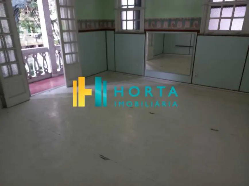 Casa com 7 quartos para alugar, 328m2 em Rio De Janeiro - RJ - imagem 5 Foto 5 de Casa com 7 quartos para alugar, 328m2 em Rio De Janeiro - RJ