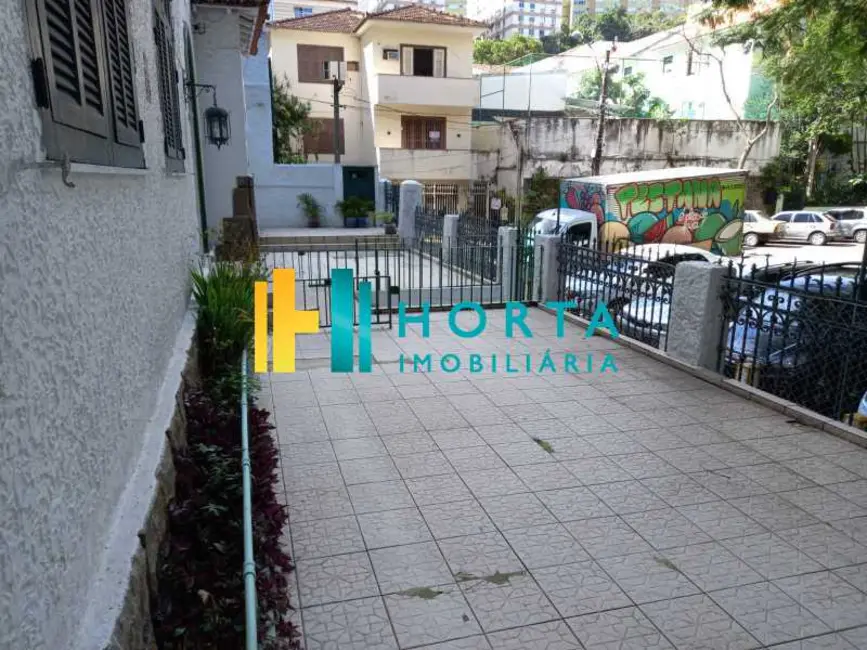 Casa com 7 quartos para alugar, 328m2 em Rio De Janeiro - RJ - imagem 3 Foto 3 de Casa com 7 quartos para alugar, 328m2 em Rio De Janeiro - RJ