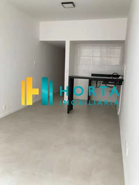 Kitnet com 1 quarto à venda, 35m2 em Rio De Janeiro - RJ - imagem 3 Foto 3 de Kitnet com 1 quarto à venda, 35m2 em Rio De Janeiro - RJ