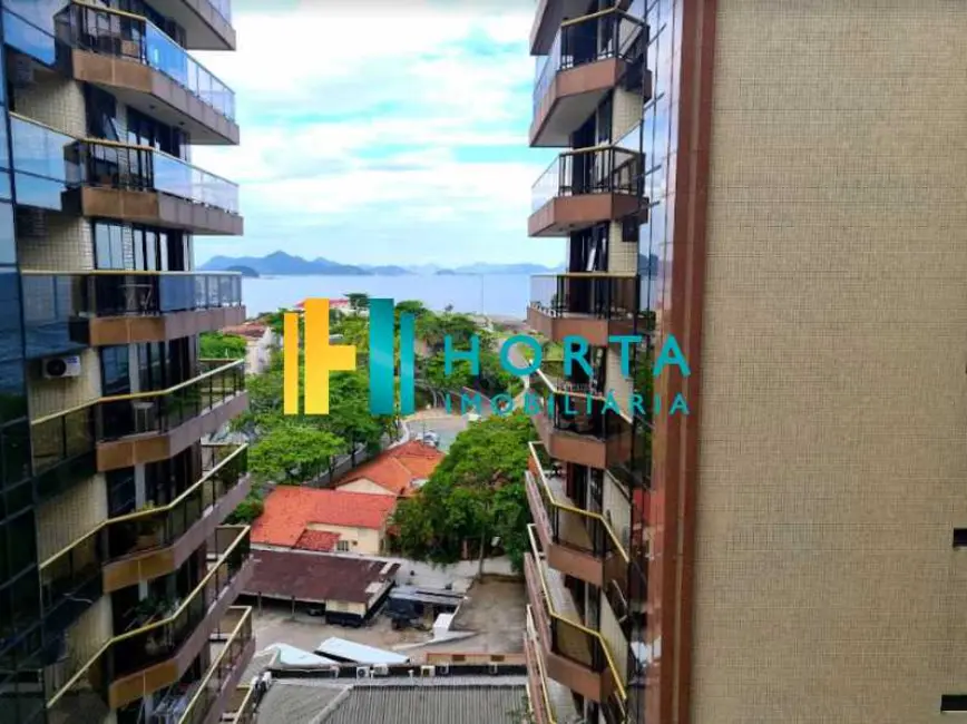 Foto 9 de Apartamento com 4 quartos à venda, 185m2 em Rio De Janeiro - RJ