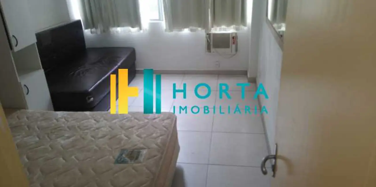 Kitnet com 1 quarto à venda, 32m2 em Rio De Janeiro - RJ - imagem 1 Foto 1 de Kitnet com 1 quarto à venda, 32m2 em Rio De Janeiro - RJ