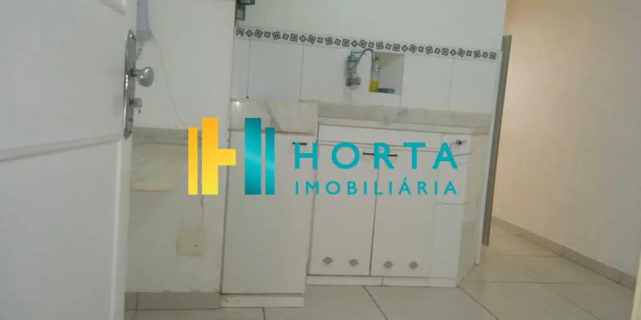 Kitnet com 1 quarto à venda, 32m2 em Rio De Janeiro - RJ - imagem 2 Foto 2 de Kitnet com 1 quarto à venda, 32m2 em Rio De Janeiro - RJ
