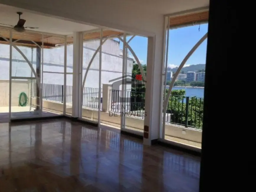 Cobertura com 4 quartos à venda, 330m2 em Rio De Janeiro - RJ - imagem 7 Foto 7 de Cobertura com 4 quartos à venda, 330m2 em Rio De Janeiro - RJ