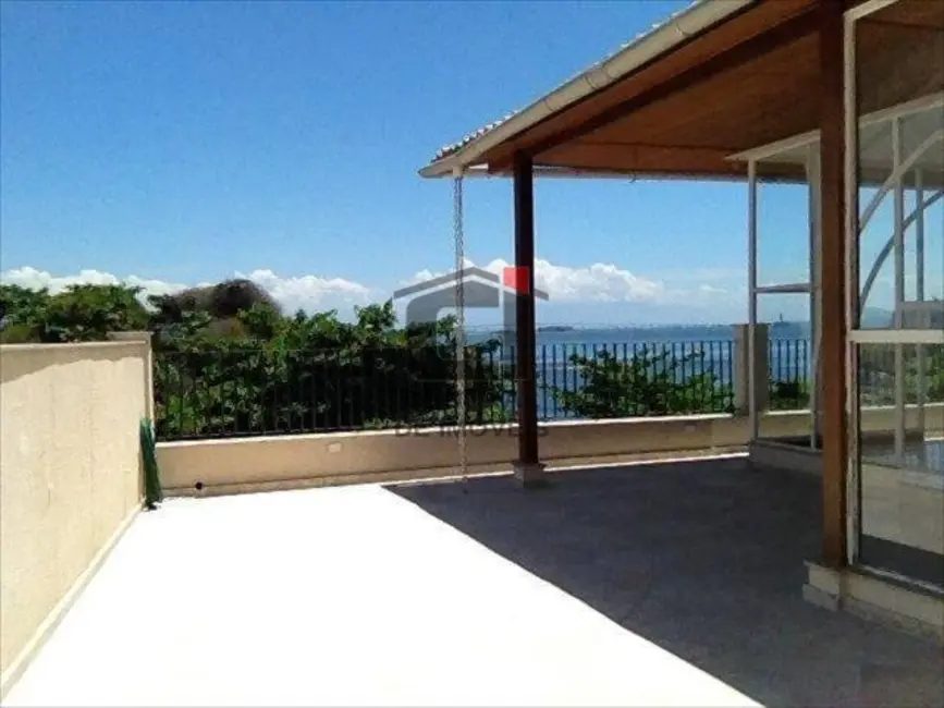Cobertura com 4 quartos à venda, 330m2 em Rio De Janeiro - RJ - imagem 2 Foto 2 de Cobertura com 4 quartos à venda, 330m2 em Rio De Janeiro - RJ