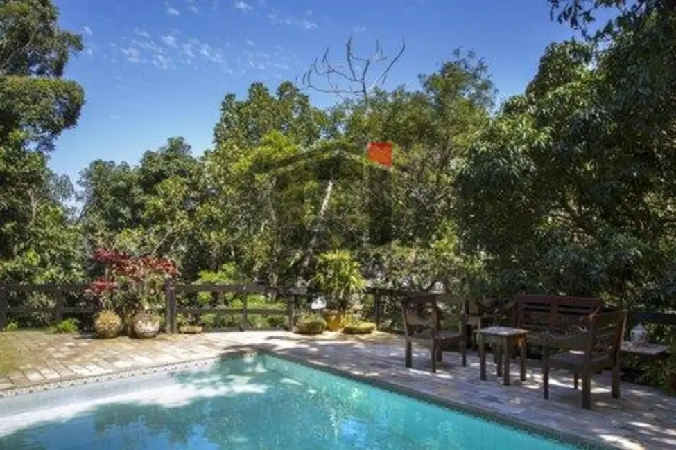 Casa com 5 quartos à venda, 500m2 em Rio De Janeiro - RJ - imagem 3 Foto 3 de Casa com 5 quartos à venda, 500m2 em Rio De Janeiro - RJ