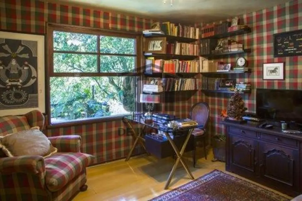 Casa com 5 quartos à venda, 500m2 em Rio De Janeiro - RJ - imagem 9 Foto 9 de Casa com 5 quartos à venda, 500m2 em Rio De Janeiro - RJ