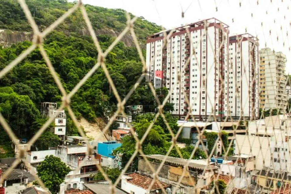 Foto 2 de Apartamento com 3 quartos à venda em Rio De Janeiro - RJ