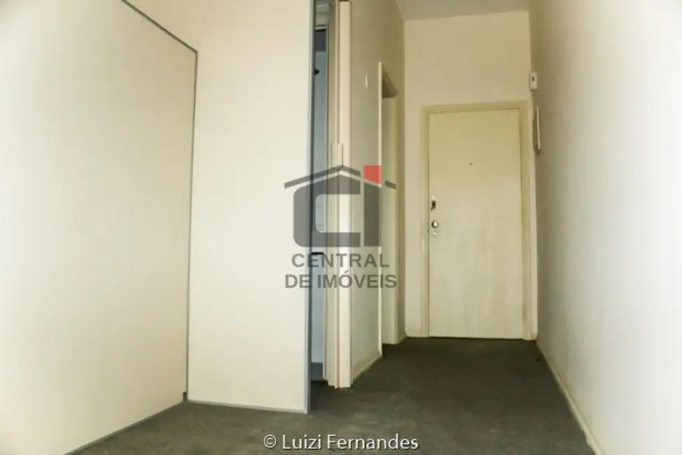 Sala Comercial à venda e para alugar, 32m2 em Rio De Janeiro - RJ - imagem 8 Foto 8 de Sala Comercial à venda e para alugar, 32m2 em Rio De Janeiro - RJ