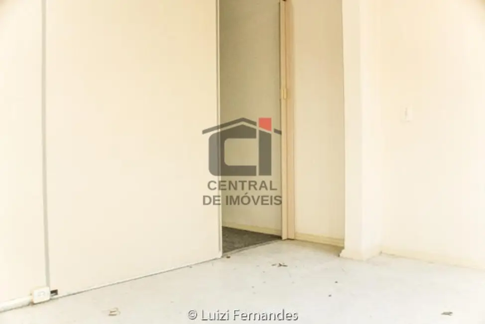 Sala Comercial à venda e para alugar, 32m2 em Rio De Janeiro - RJ - imagem 4 Foto 4 de Sala Comercial à venda e para alugar, 32m2 em Rio De Janeiro - RJ