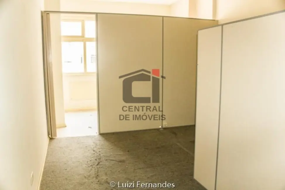 Sala Comercial à venda e para alugar, 32m2 em Rio De Janeiro - RJ - imagem 9 Foto 9 de Sala Comercial à venda e para alugar, 32m2 em Rio De Janeiro - RJ