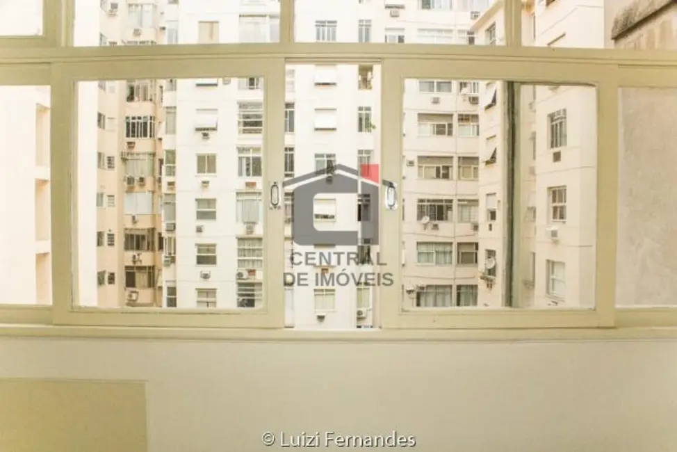Sala Comercial à venda e para alugar, 32m2 em Rio De Janeiro - RJ - imagem 2 Foto 2 de Sala Comercial à venda e para alugar, 32m2 em Rio De Janeiro - RJ