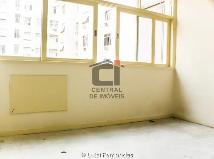 Sala Comercial à venda e para alugar, 32m2 em Rio De Janeiro - RJ - imagem 3 Foto 3 de Sala Comercial à venda e para alugar, 32m2 em Rio De Janeiro - RJ