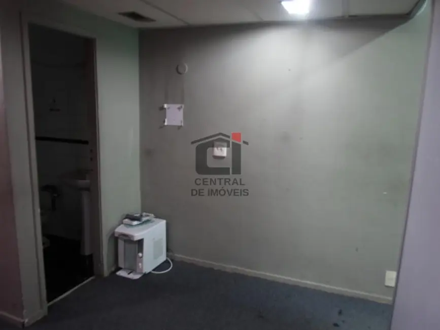 Sala Comercial à venda, 45m2 em Rio De Janeiro - RJ - imagem 3 Foto 3 de Sala Comercial à venda, 45m2 em Rio De Janeiro - RJ
