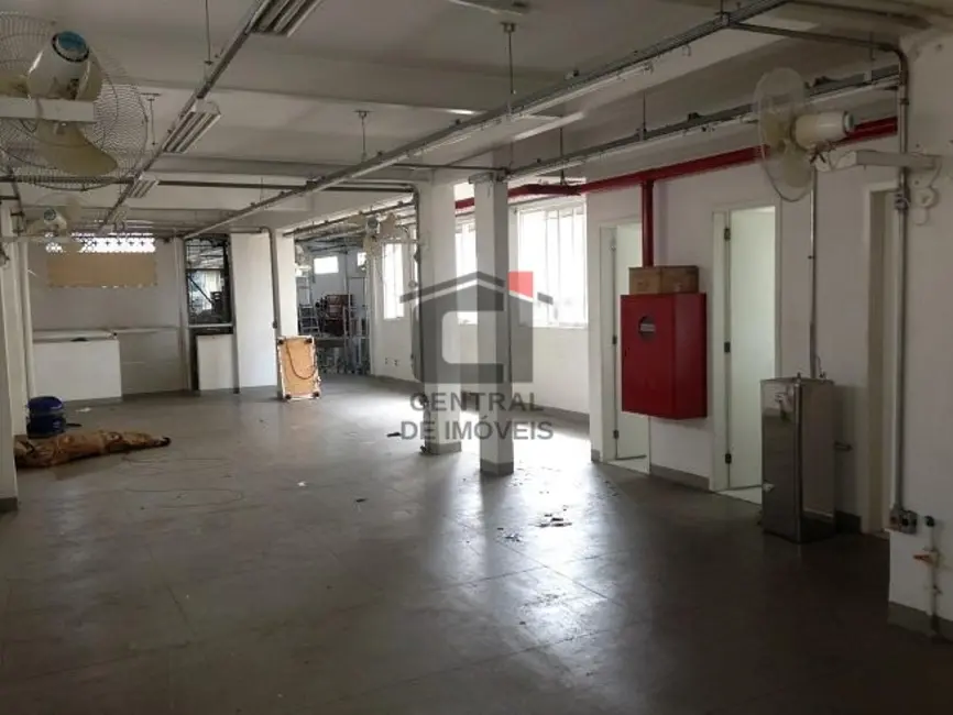 Armazém / Galpão à venda, 1700m2 em Rio De Janeiro - RJ - imagem 6 Foto 6 de Armazém / Galpão à venda, 1700m2 em Rio De Janeiro - RJ