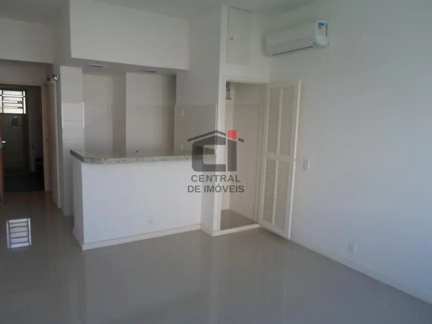 Kitnet com 1 quarto à venda, 30m2 em Rio De Janeiro - RJ - imagem 1 Foto 1 de Kitnet com 1 quarto à venda, 30m2 em Rio De Janeiro - RJ