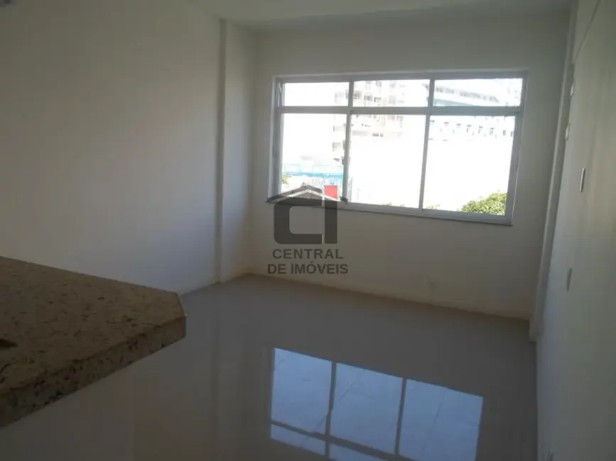 Kitnet com 1 quarto à venda, 30m2 em Rio De Janeiro - RJ - imagem 2 Foto 2 de Kitnet com 1 quarto à venda, 30m2 em Rio De Janeiro - RJ