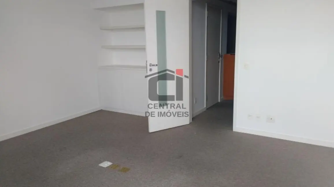 Sala Comercial à venda, 220m2 em Rio De Janeiro - RJ - imagem 8 Foto 8 de Sala Comercial à venda, 220m2 em Rio De Janeiro - RJ