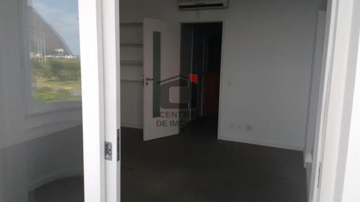 Sala Comercial à venda, 220m2 em Rio De Janeiro - RJ - imagem 4 Foto 4 de Sala Comercial à venda, 220m2 em Rio De Janeiro - RJ
