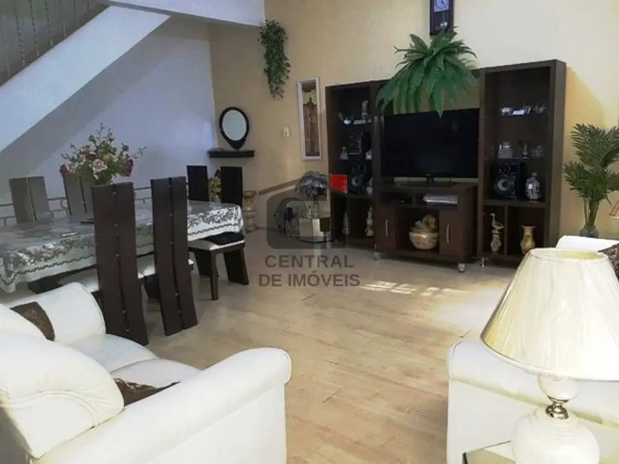 Casa com 3 quartos à venda, 280m2 em Rio De Janeiro - RJ - imagem 2 Foto 2 de Casa com 3 quartos à venda, 280m2 em Rio De Janeiro - RJ