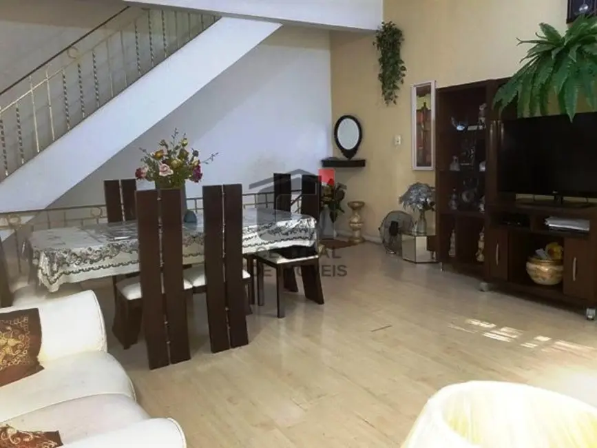 Foto 1 de Casa com 3 quartos à venda, 280m2 em Rio De Janeiro - RJ