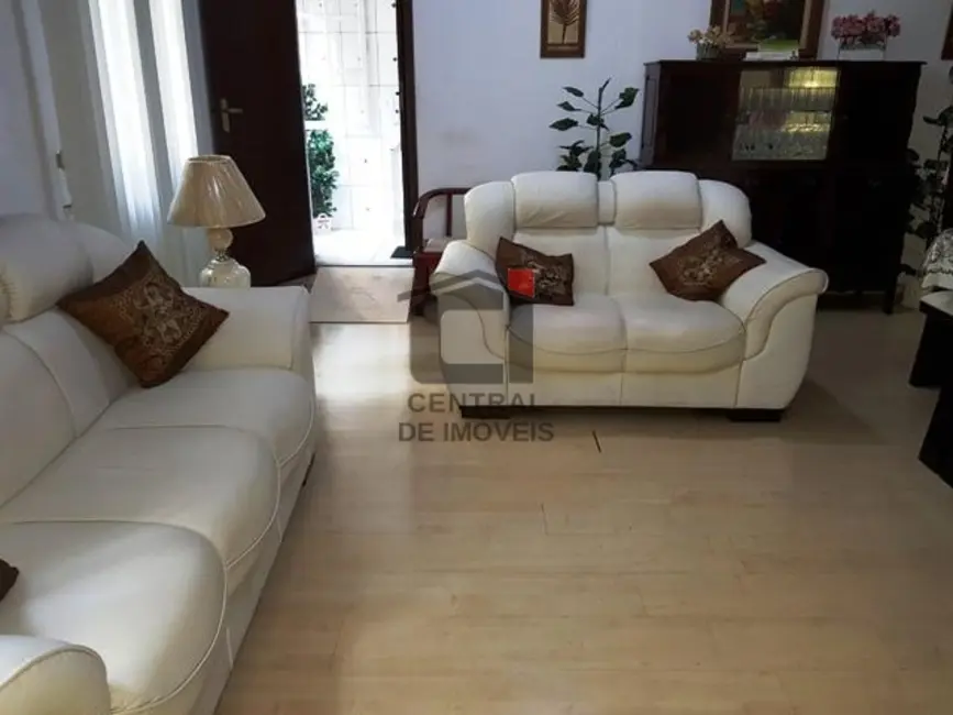 Casa com 3 quartos à venda, 280m2 em Rio De Janeiro - RJ - imagem 5 Foto 5 de Casa com 3 quartos à venda, 280m2 em Rio De Janeiro - RJ