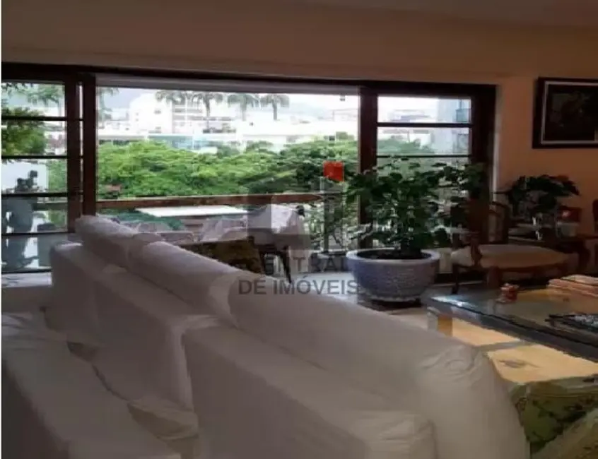 Foto 1 de Apartamento com 3 quartos à venda, 130m2 em Rio De Janeiro - RJ
