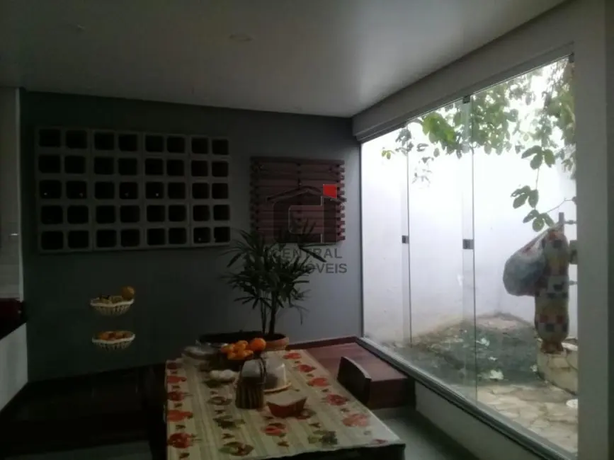 Foto 1 de Casa com 4 quartos à venda, 270m2 em Rio De Janeiro - RJ
