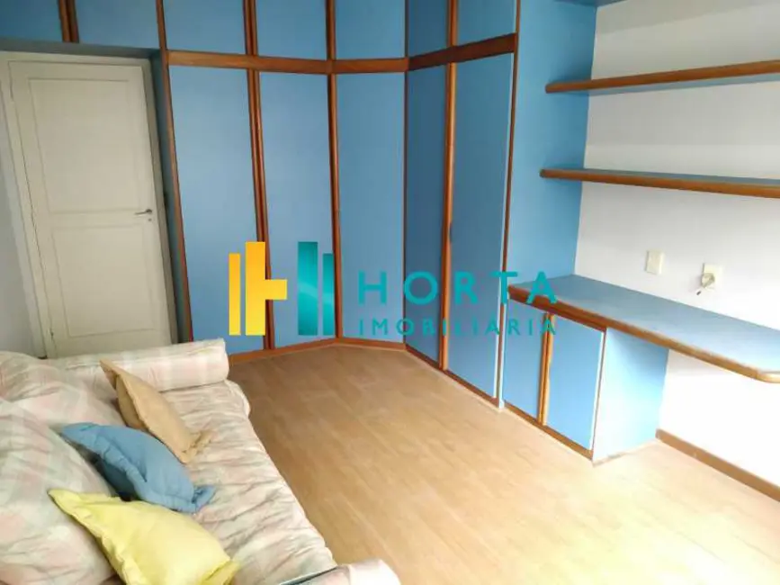 Apartamento com 4 quartos à venda, 244m2 em Rio De Janeiro - RJ - imagem 7 Foto 7 de Apartamento com 4 quartos à venda, 244m2 em Rio De Janeiro - RJ