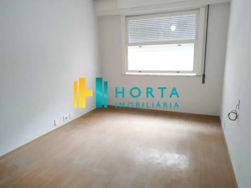Apartamento com 4 quartos à venda, 244m2 em Rio De Janeiro - RJ - imagem 5 Foto 5 de Apartamento com 4 quartos à venda, 244m2 em Rio De Janeiro - RJ