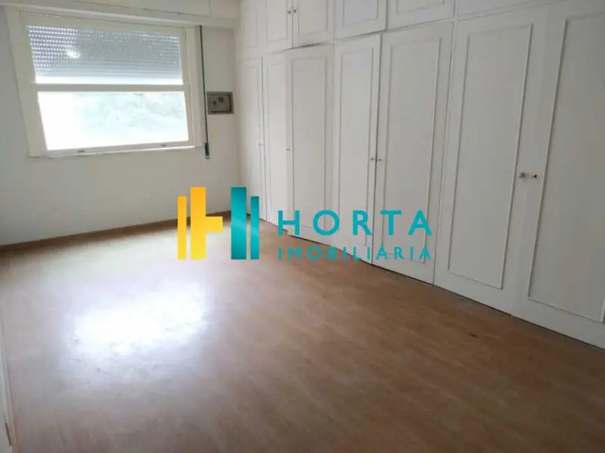 Apartamento com 4 quartos à venda, 244m2 em Rio De Janeiro - RJ - imagem 6 Foto 6 de Apartamento com 4 quartos à venda, 244m2 em Rio De Janeiro - RJ
