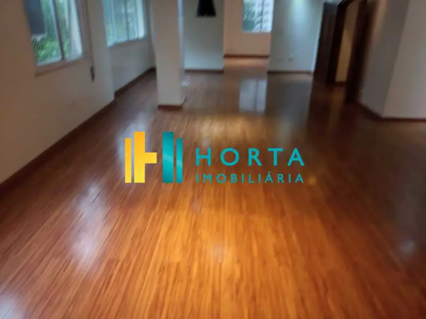 Apartamento com 4 quartos à venda, 216m2 em Rio De Janeiro - RJ - imagem 2 Foto 2 de Apartamento com 4 quartos à venda, 216m2 em Rio De Janeiro - RJ