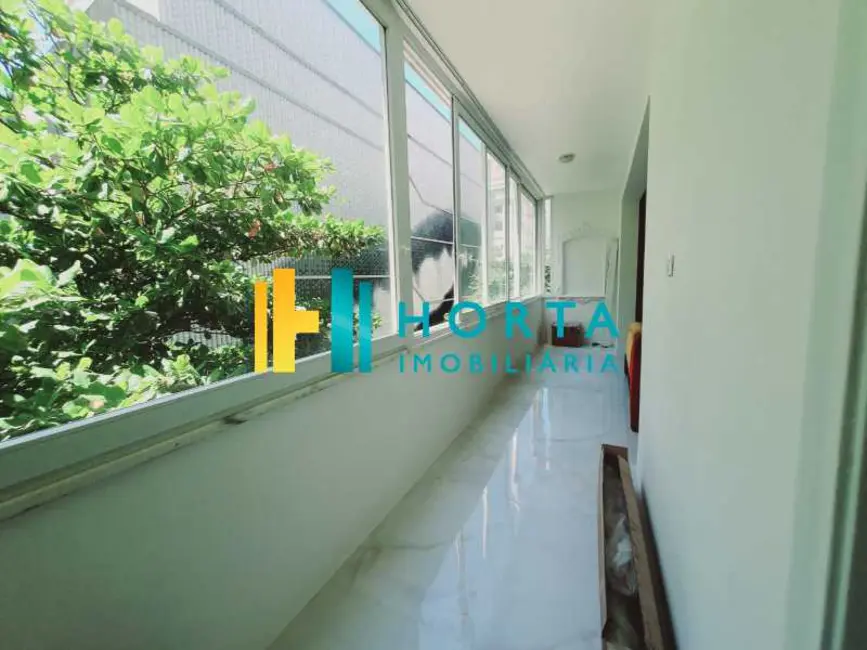 Apartamento com 4 quartos para alugar, 210m2 em Rio De Janeiro - RJ - imagem 3 Foto 3 de Apartamento com 4 quartos para alugar, 210m2 em Rio De Janeiro - RJ