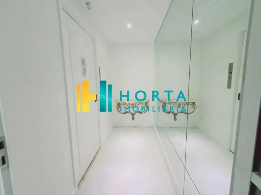 Apartamento com 4 quartos à venda, 210m2 em Rio De Janeiro - RJ - imagem 2 Foto 2 de Apartamento com 4 quartos à venda, 210m2 em Rio De Janeiro - RJ