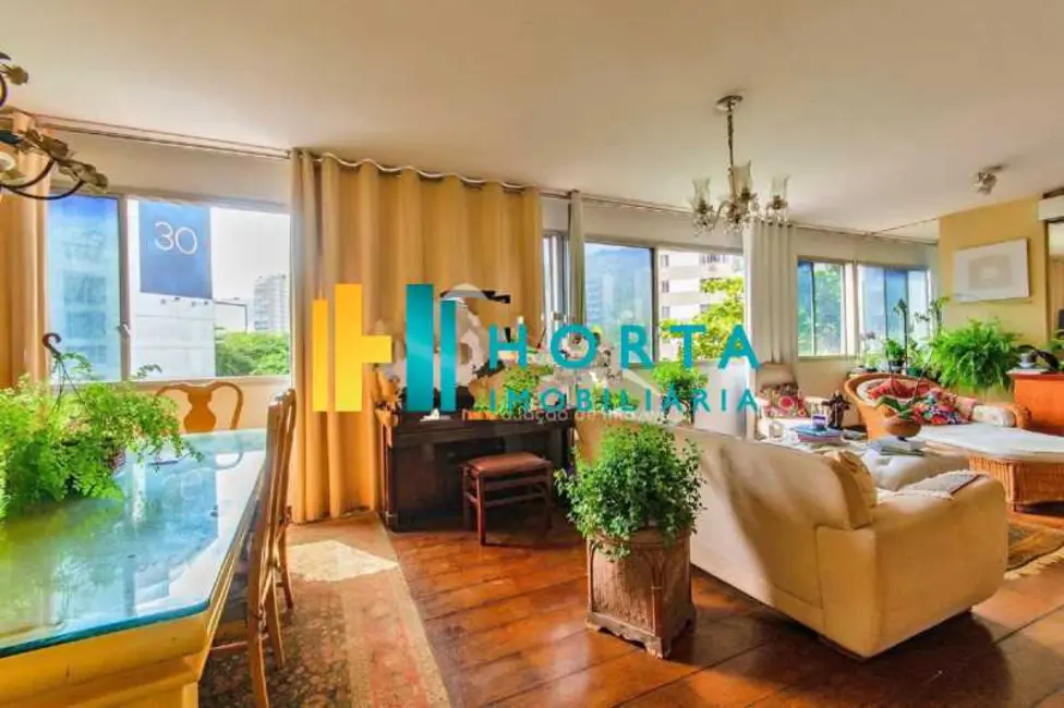 Apartamento com 4 quartos à venda, 138m2 em Rio De Janeiro - RJ - imagem 1 Foto 1 de Apartamento com 4 quartos à venda, 138m2 em Rio De Janeiro - RJ